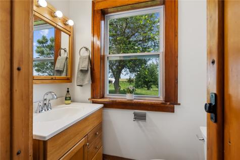 2253 73rd Street Van Horne IA 52346