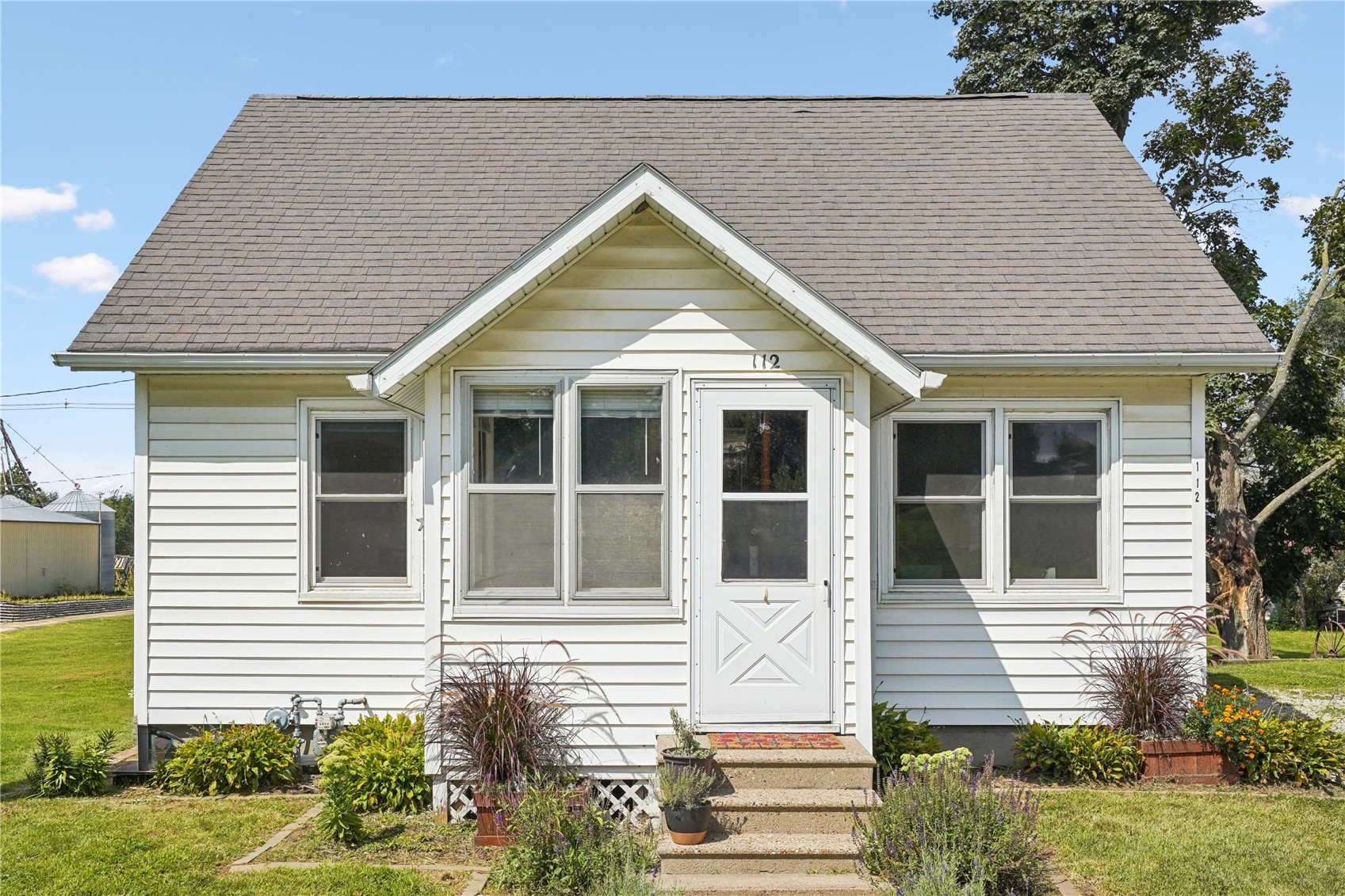 112 W Vinton Street Coggon IA 52218