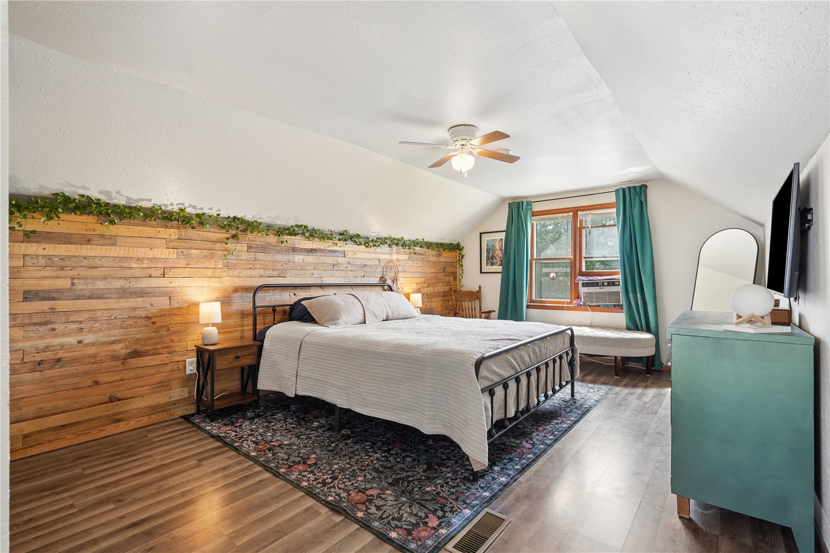 112 W Vinton Street Coggon IA 52218