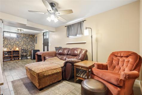 112 W Vinton Street Coggon IA 52218