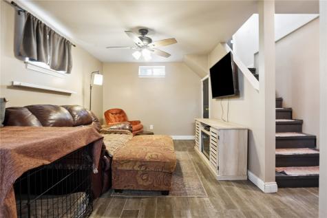 112 W Vinton Street Coggon IA 52218