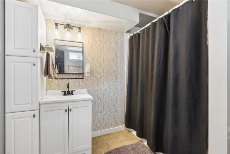 112 W Vinton Street Coggon IA 52218
