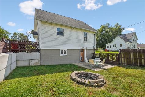112 W Vinton Street Coggon IA 52218