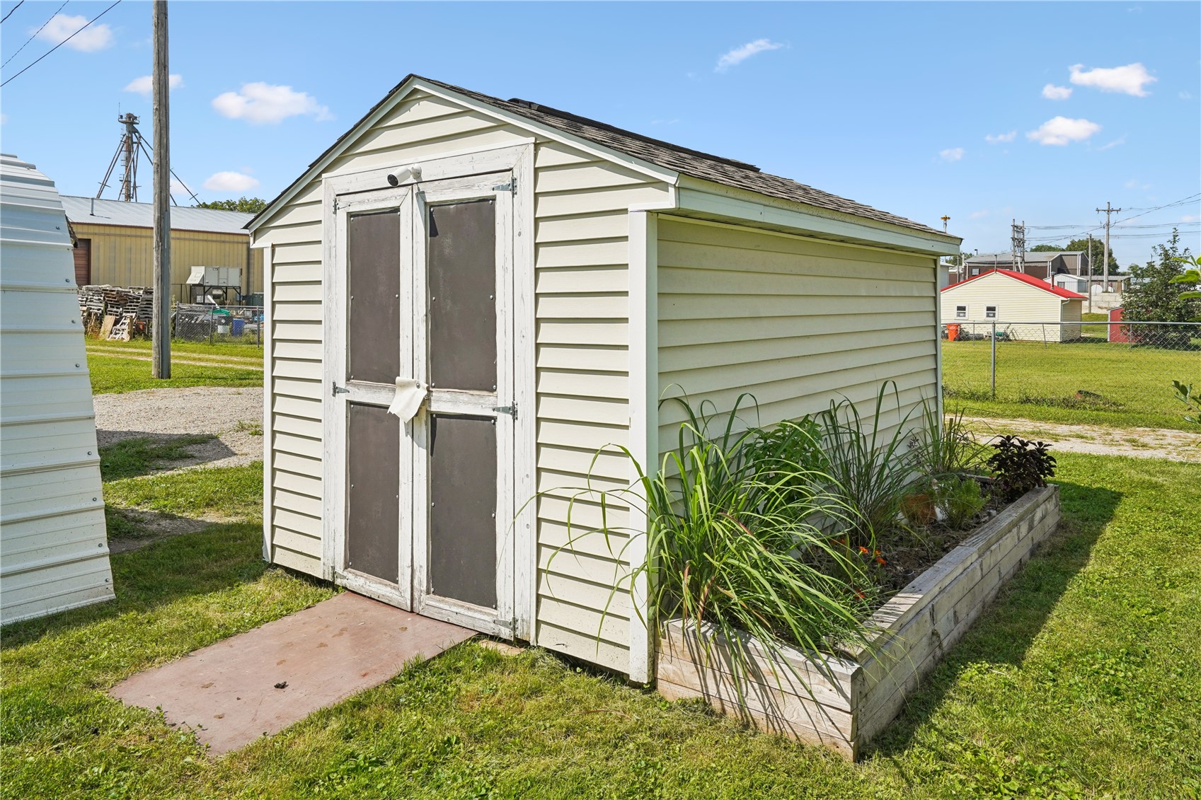 112 W Vinton Street Coggon IA 52218