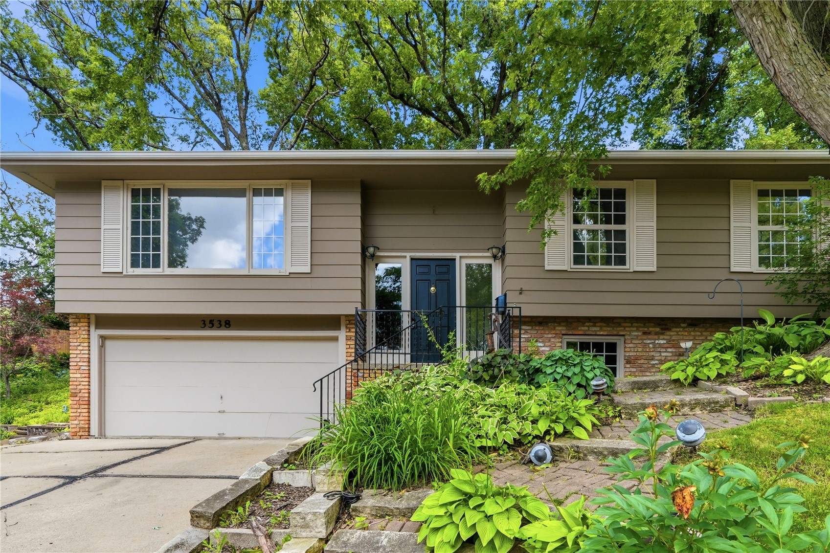3538 Elmwood Court Cedar Rapids IA 52402