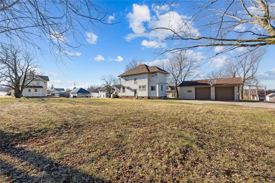304 5th Street Victor IA 52347