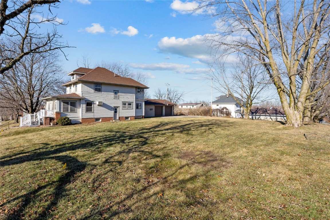 304 5th Street Victor IA 52347
