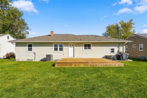 533 Park Street Fairfax IA 52228