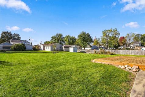 533 Park Street Fairfax IA 52228