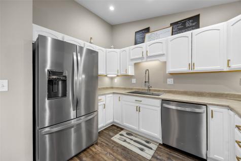 104 Kleopfer Avenue Riverside IA 52327