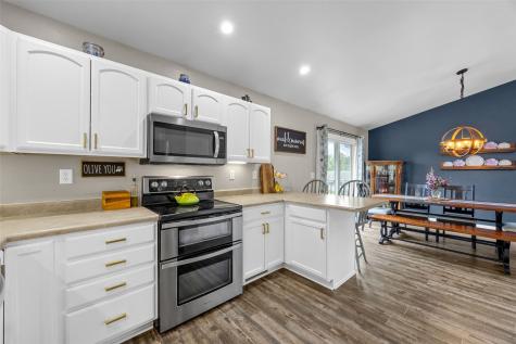104 Kleopfer Avenue Riverside IA 52327