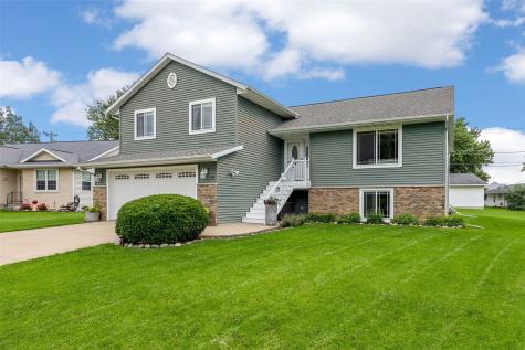 104 Kleopfer Avenue Riverside IA 52327