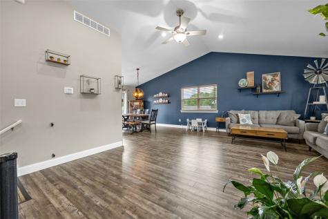 104 Kleopfer Avenue Riverside IA 52327