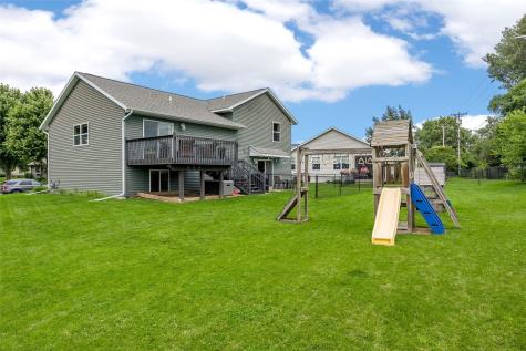 104 Kleopfer Avenue Riverside IA 52327