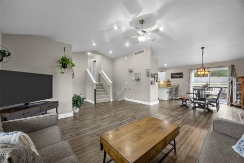 104 Kleopfer Avenue Riverside IA 52327
