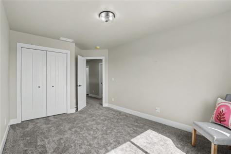 803 Mont Clair Street Solon IA 52333