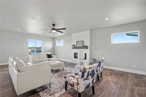 803 Mont Clair Street Solon IA 52333