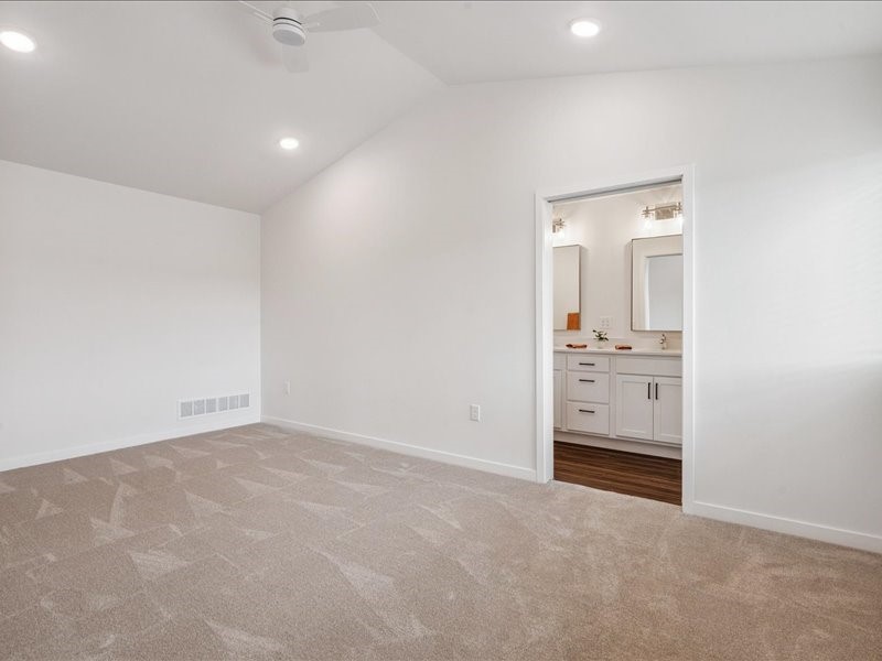 192 Huntington Drive Iowa City IA 52245