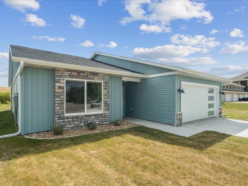 192 Huntington Drive Iowa City IA 52245