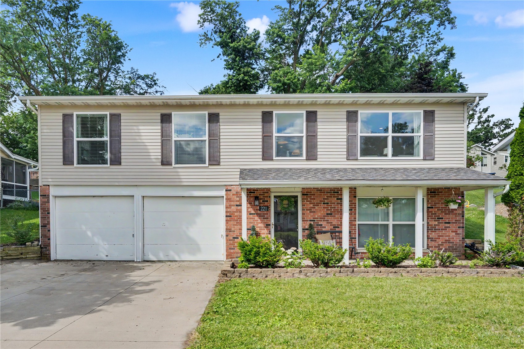 221 Windsor Drive NE Cedar Rapids IA 52402