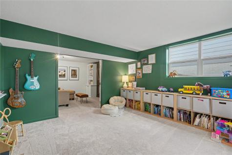 221 Windsor Drive NE Cedar Rapids IA 52402