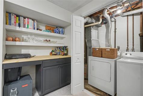 221 Windsor Drive NE Cedar Rapids IA 52402