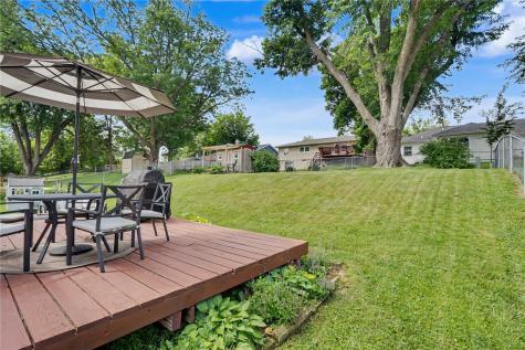221 Windsor Drive NE Cedar Rapids IA 52402