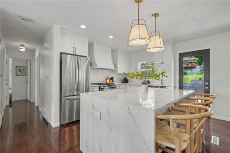 221 Windsor Drive NE Cedar Rapids IA 52402