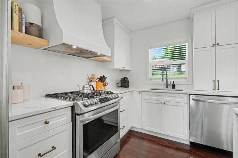 221 Windsor Drive NE Cedar Rapids IA 52402