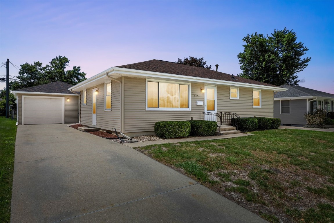360 29th Street NW Cedar Rapids IA 52405