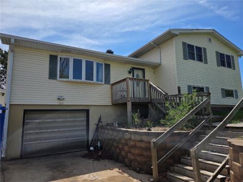 349 27th Avenue SW Cedar Rapids IA 52404