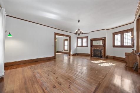304 E Union Street Manchester IA 52057