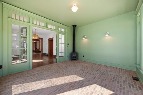 304 E Union Street Manchester IA 52057