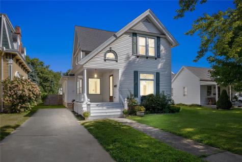 304 E Union Street Manchester IA 52057