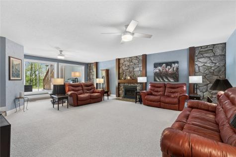 10611 Hawks Haven Road Cedar Rapids IA 52411