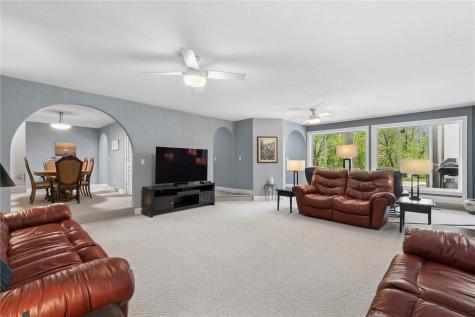10611 Hawks Haven Road Cedar Rapids IA 52411