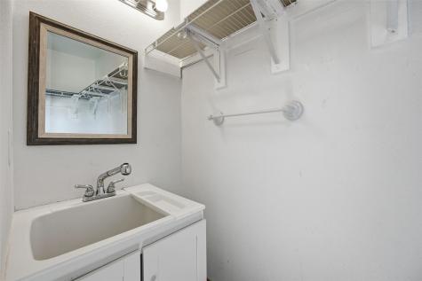 2045 Newcastle Road Marion IA 52302