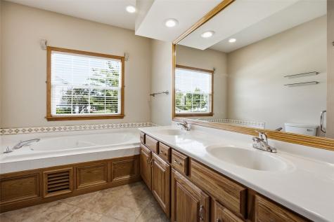 2045 Newcastle Road Marion IA 52302