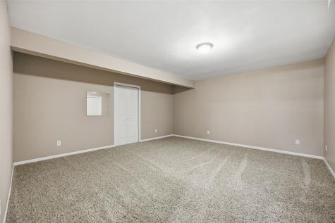 2045 Newcastle Road Marion IA 52302