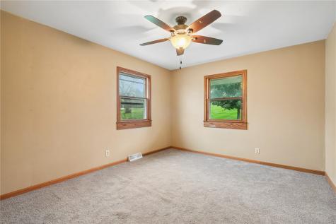 2135 Zika Avenue Cedar Rapids IA 52405