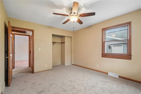 2135 Zika Avenue Cedar Rapids IA 52405