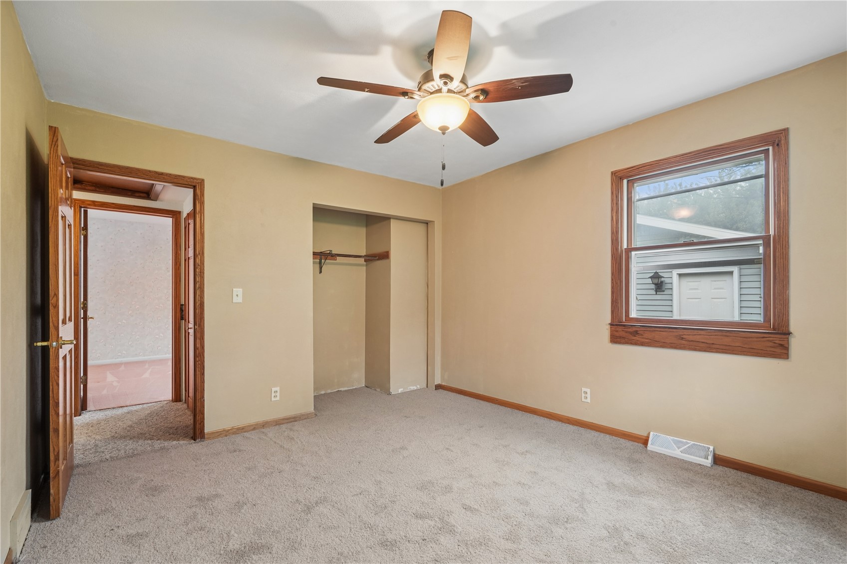 2135 Zika Avenue Cedar Rapids IA 52405