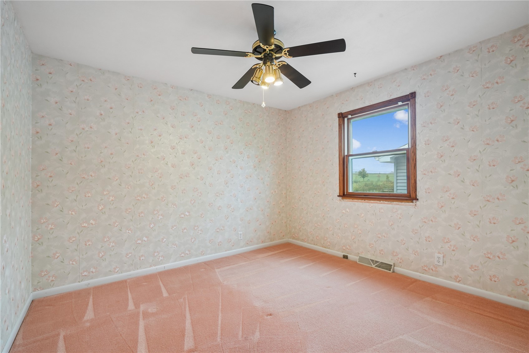 2135 Zika Avenue Cedar Rapids IA 52405