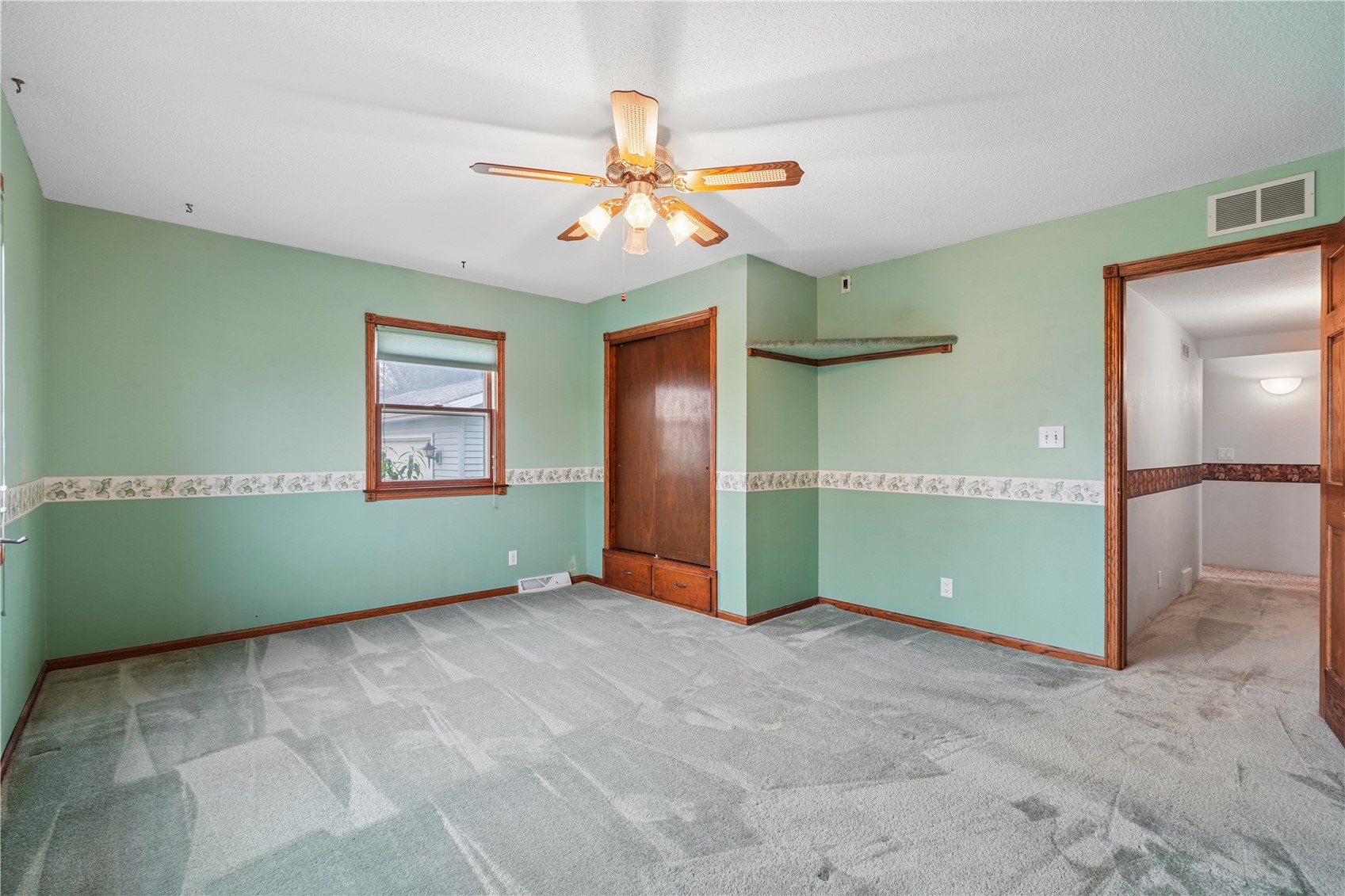 2135 Zika Avenue Cedar Rapids IA 52405