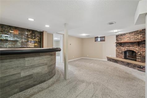 2135 Zika Avenue Cedar Rapids IA 52405