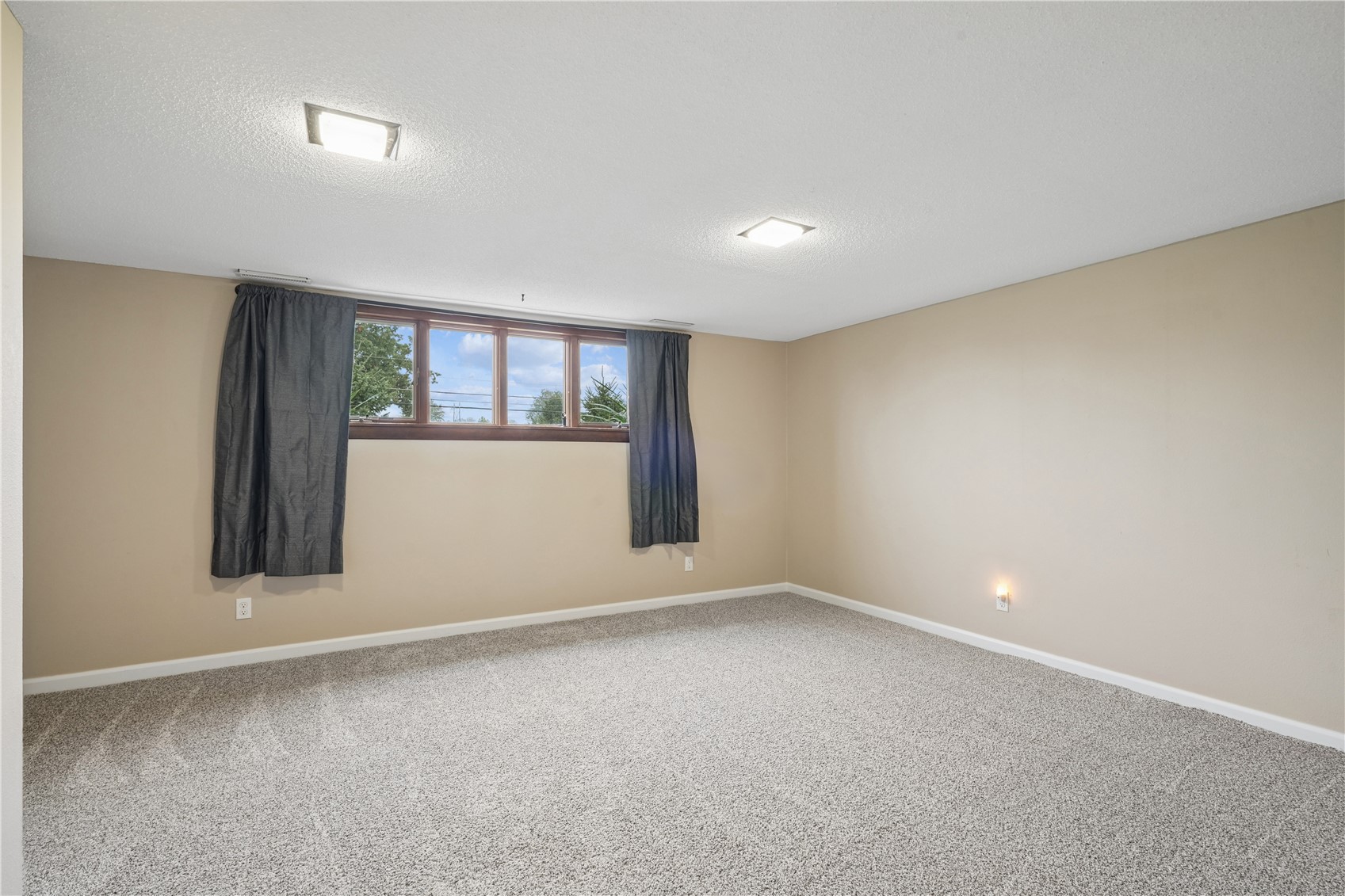 2135 Zika Avenue Cedar Rapids IA 52405