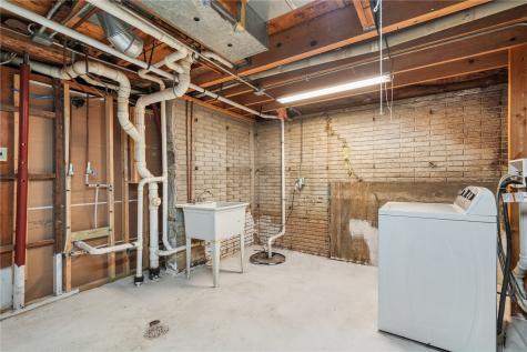 2135 Zika Avenue Cedar Rapids IA 52405