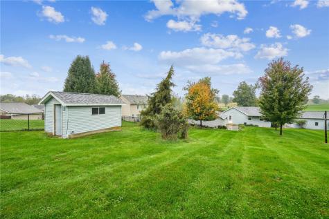 2135 Zika Avenue Cedar Rapids IA 52405