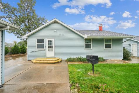 2135 Zika Avenue Cedar Rapids IA 52405