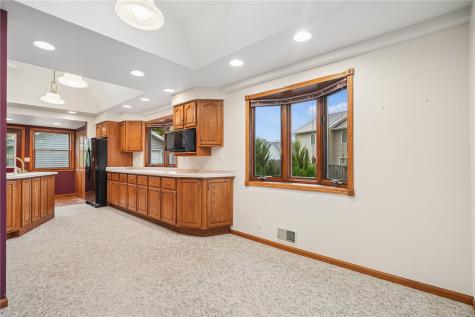 2135 Zika Avenue Cedar Rapids IA 52405